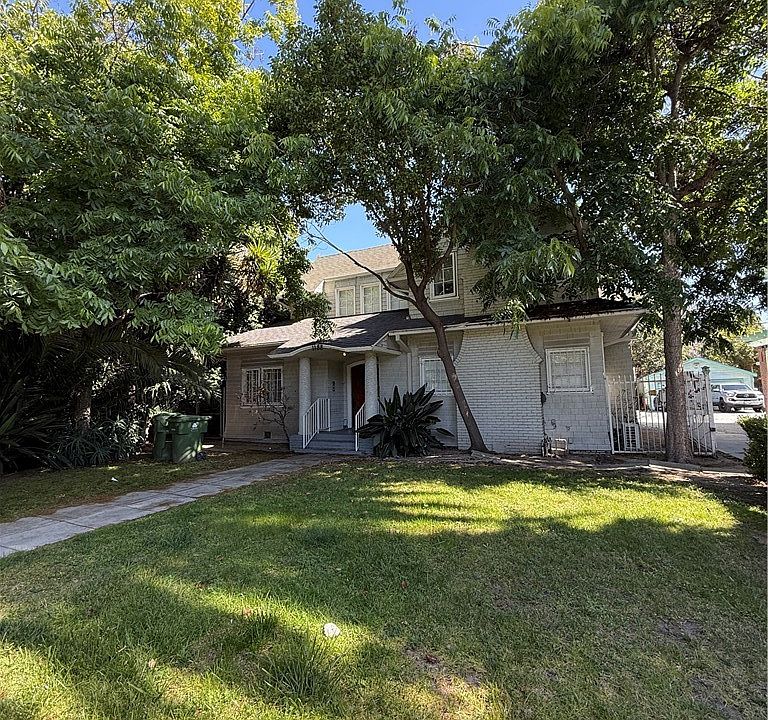 1st image of 1188 W 28th St