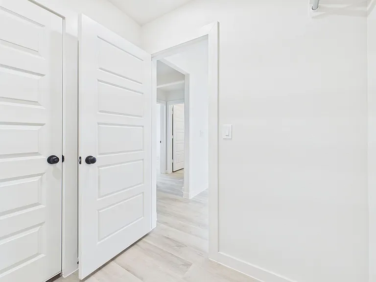 8911 Hockley St — Photo 28