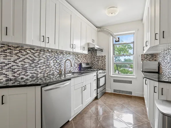 111-39 76th Road image 9 of 23