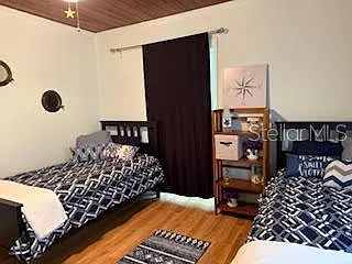 421 Riviera St — Photo 13