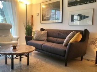 1100 11th St APT 406, Miami Beach, FL 33139
