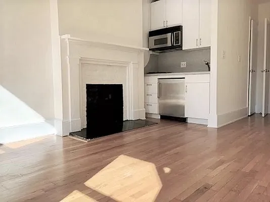 Rented by City Connections Realty | media 7