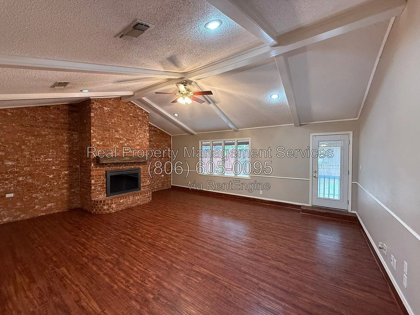 3 bed, 2.0 bath, 1839 sqft, $1,700 — Photo 2