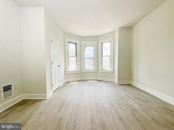 5th image of 3010 Grayson St