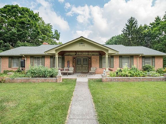 3rd image of 1306 Greendale Dr