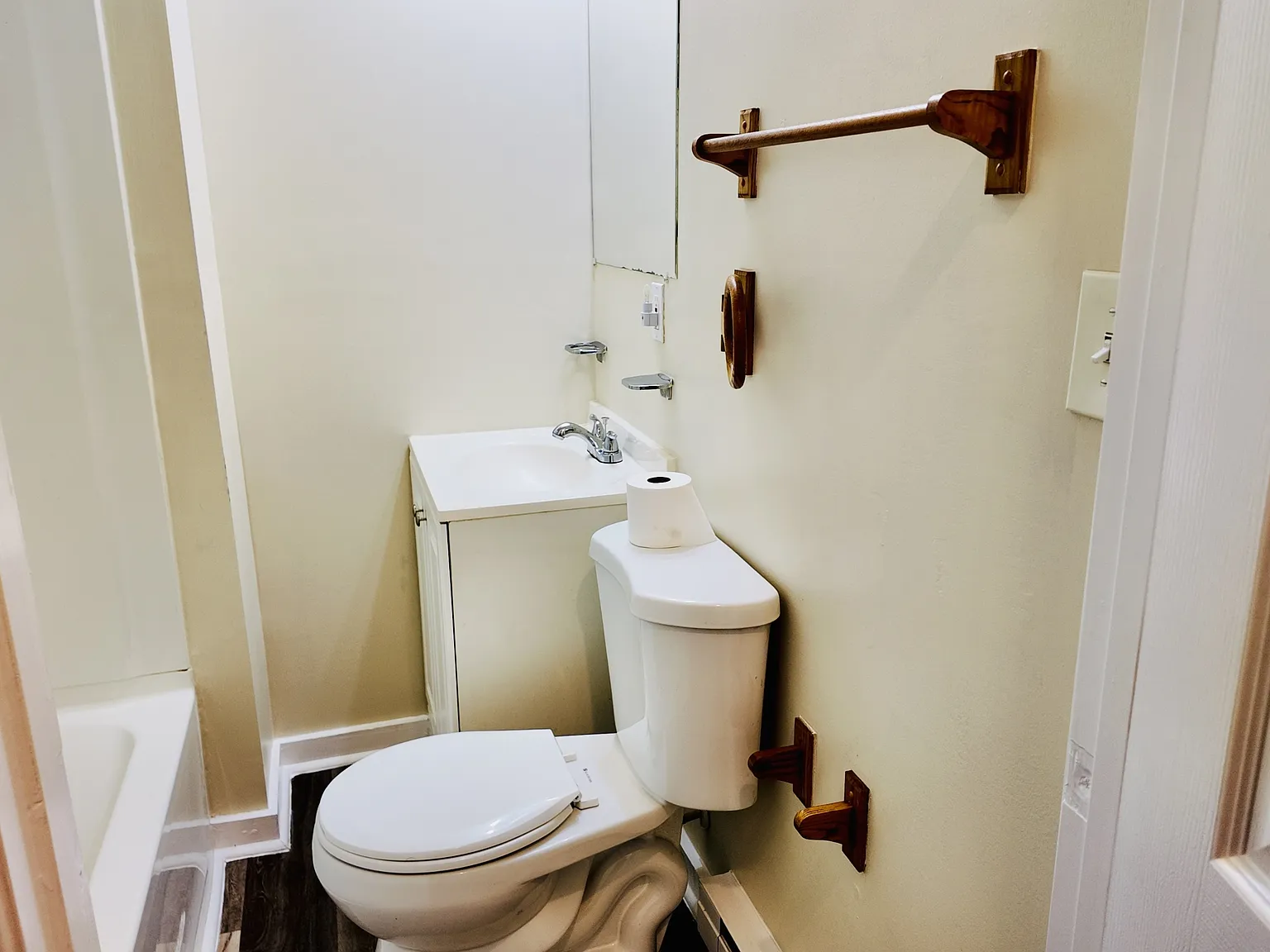 1206 Arlington Street - 1 — Photo 4