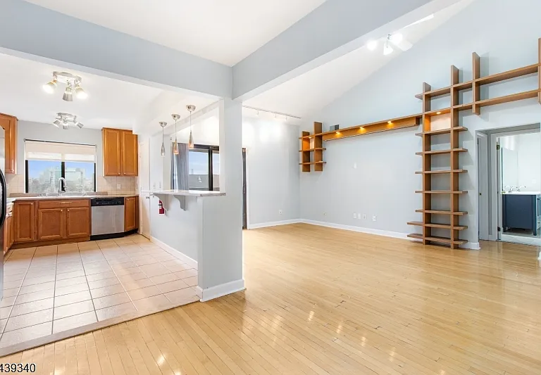 33 Green Valley Ct — Photo 5