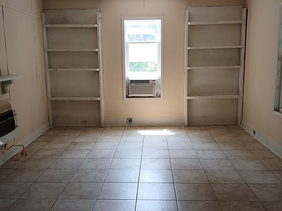 5th image of 678 Dixie Ave