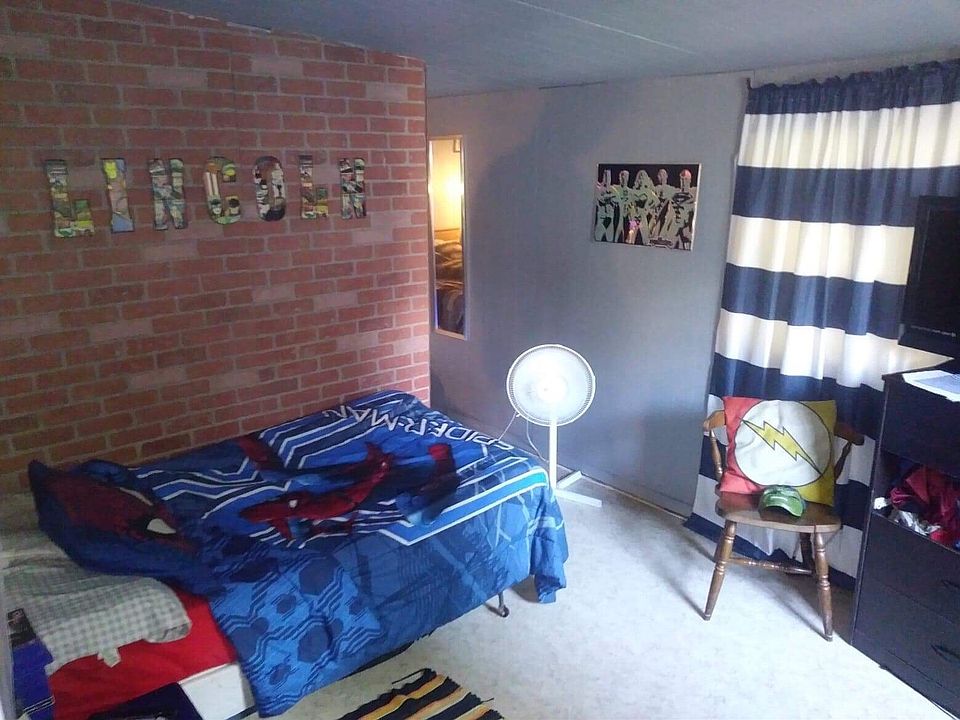 
Bedroom