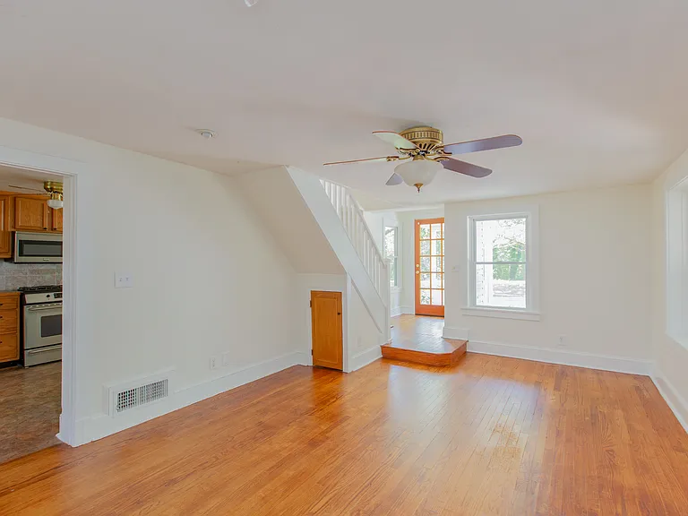 1291 Lockland Ter #B — Photo 6