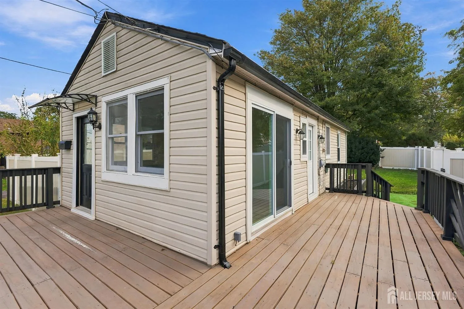 2 bed, 1.0 bath, 592 sqft, $2,600 — Photo 3