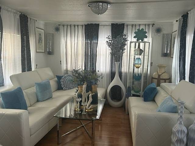 1st image of 903 Lenore Ave #147
