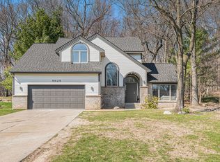 5925 Arroyo Vista Dr NE, Rockford, MI 49341