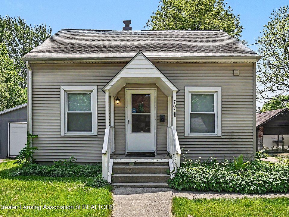 1st image of 704 Kenwood Ave