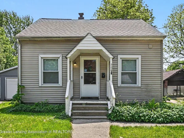 704 Kenwood Ave, Lansing, MI 48910