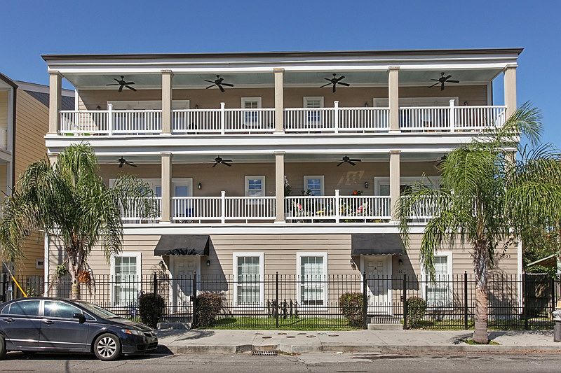 1st image of 3201 Carondelet St Unit 102