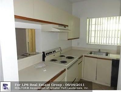 3rd image of 641 Cypress Lake Blvd #O18