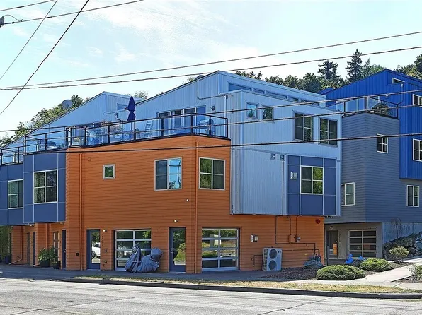 2377 Harbor Ave SW, Seattle, WA 98126