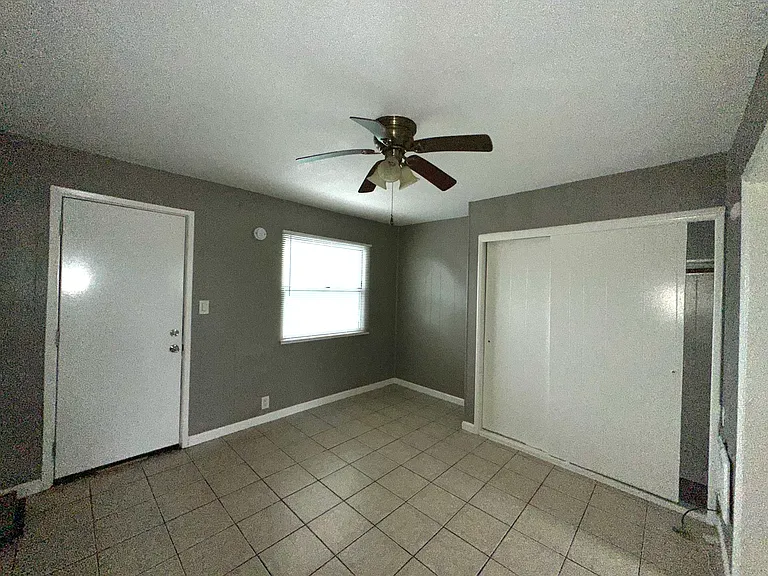 1101 Cherry Ave #12 — Photo 2