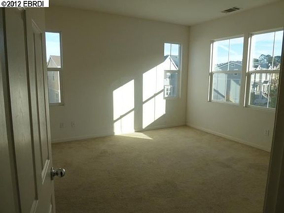 5th image of 1210 Summer Ln