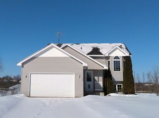 804 Pond View Ct, Braham, MN 55006