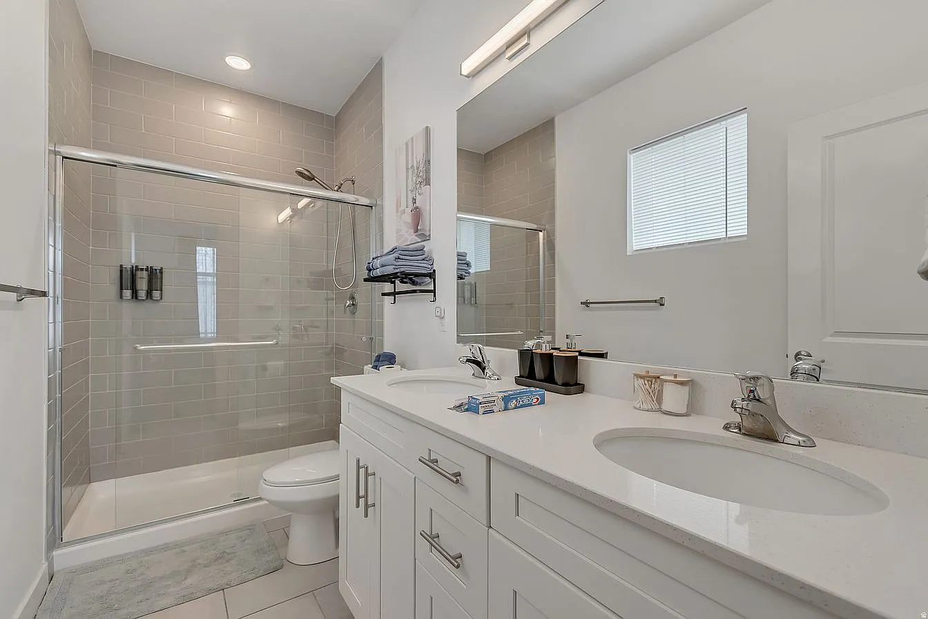 5400 S 5600 W — Photo 1