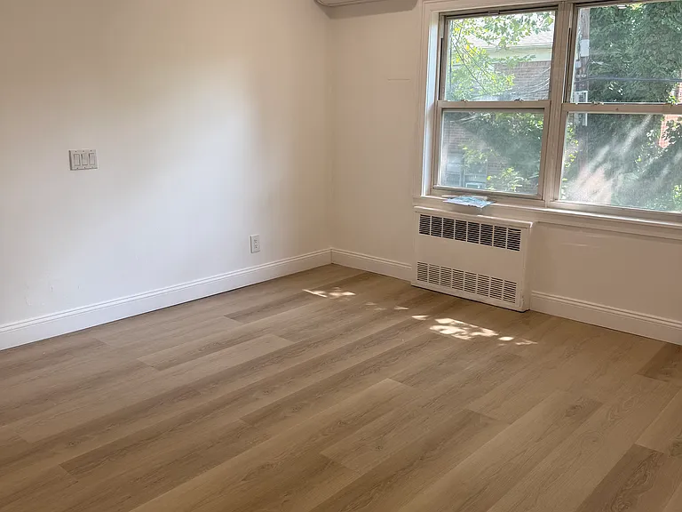 5829 182nd St #2 — Photo 7