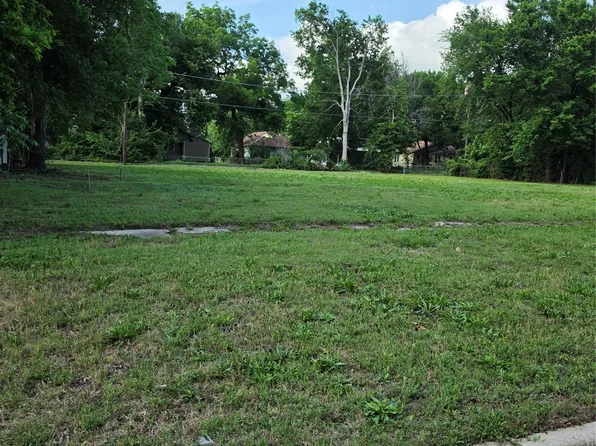 320 W 15th St, Ada, OK 74820