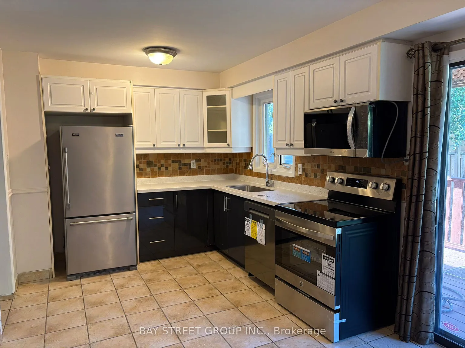 3 bed, $3,500 — Photo 2