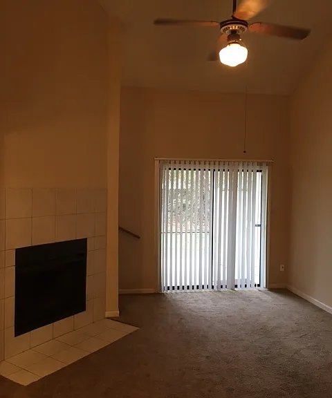 2726 Tyndall Dr — Photo 2