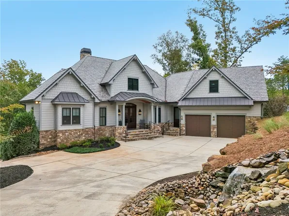 366 Peninsula Rdg, Sunset, SC 29685