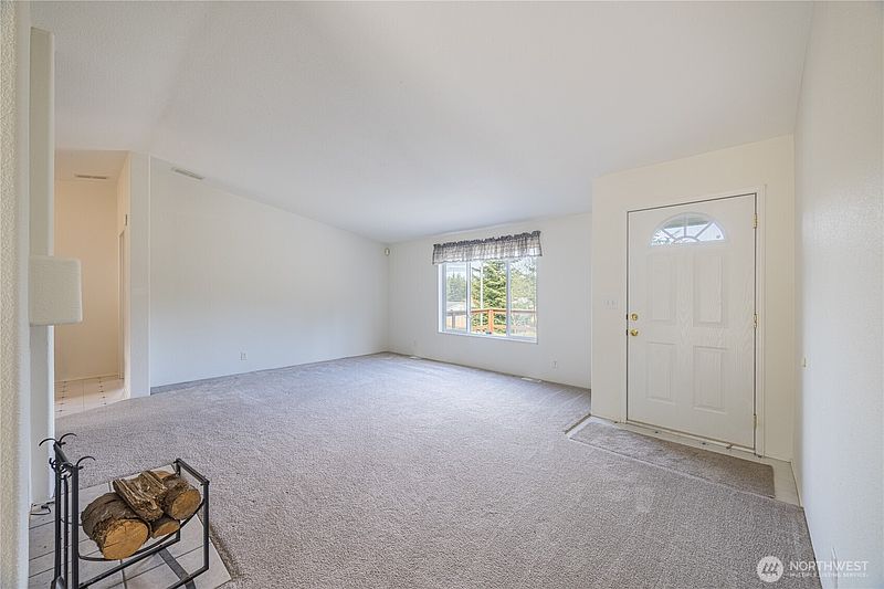 5th image of 122 Derrick Road