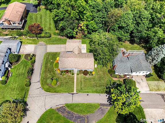 3rd image of 78 Arrowhead Road