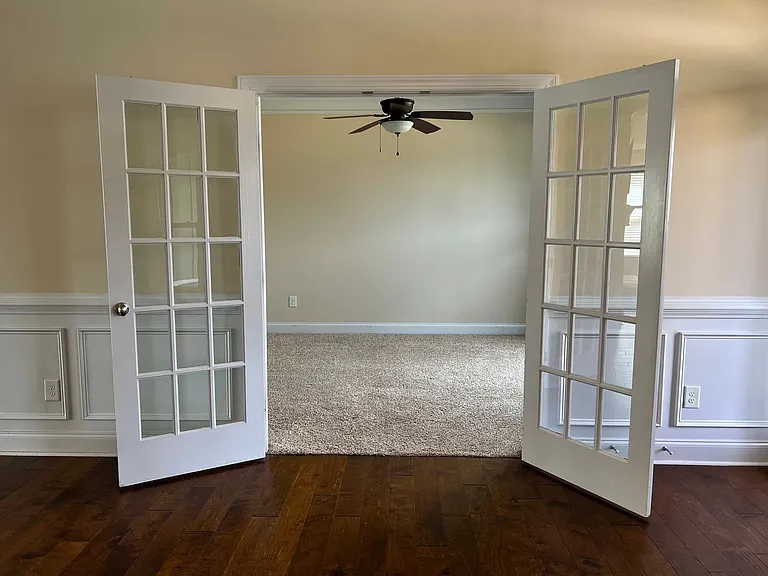 327 Clearwater Ln — Photo 7