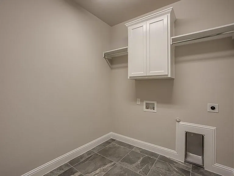 736 Carlisle Dr — Photo 24