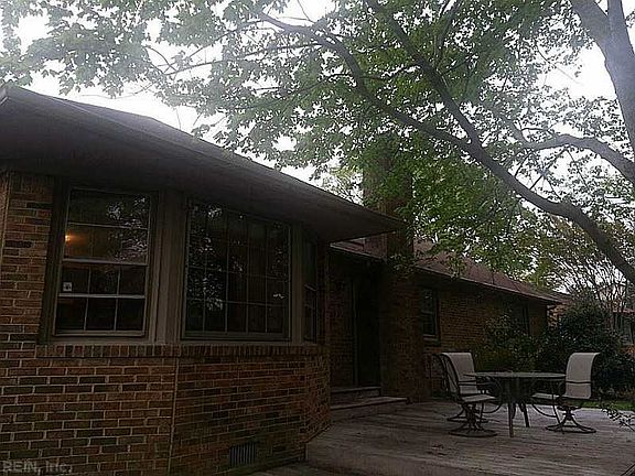 4th image of 675 Fern Mill Ct