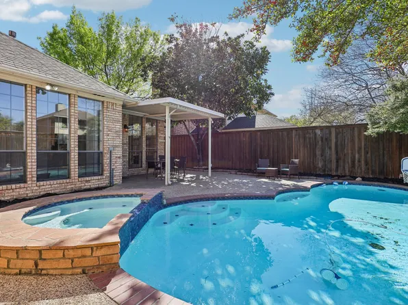 8709 Bayshore Ln, Rowlett, TX 75088