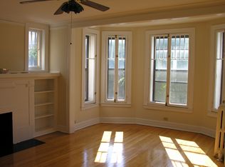 330 Washington Blvd APT 1A, Oak Park, IL 60302