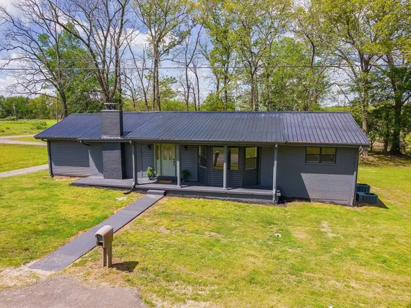 200 Hillcrest Dr, Lexington, TN 38351