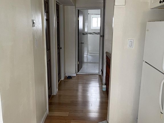 5th image of 18215 91st Ave
