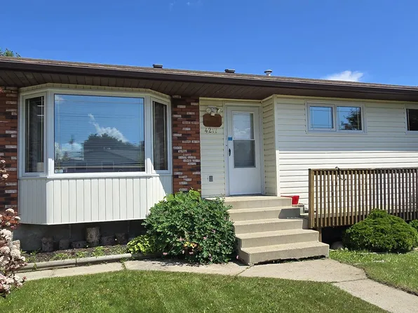 4217 48a St, Vegreville, AB T9C 1B3