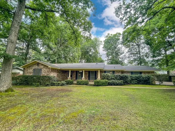 1110 Dogwood St, Magnolia, AR 71753
