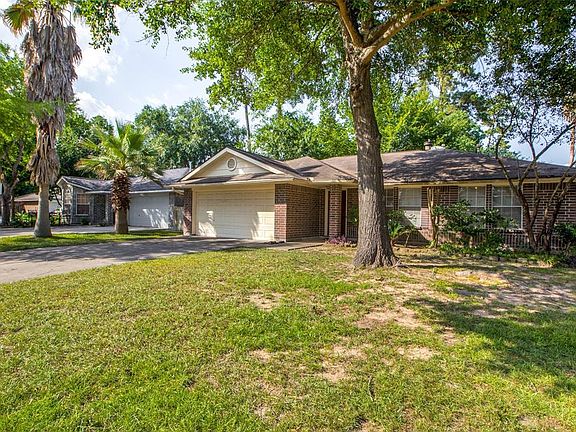 2nd image of 2235 Pine Cone Dr