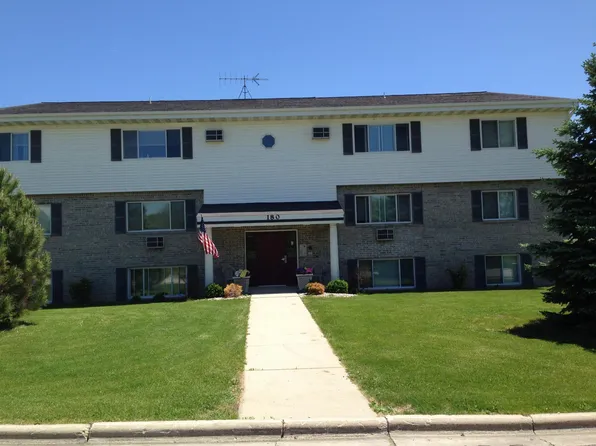 180 N Freeman Dr #7, Pt Washington, WI 53074