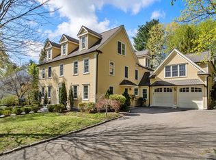59 Standish Rd, Wellesley, MA 02481
