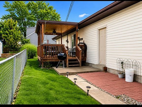 3rd image of 102 Laura St