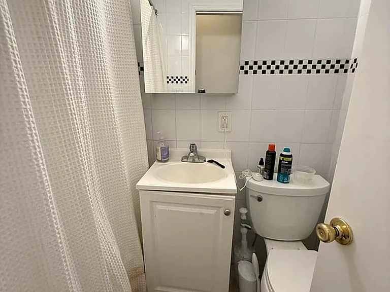 41 W 64th St #1C — Photo 15