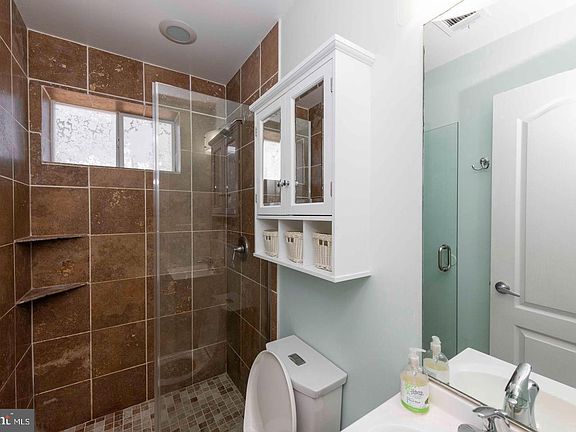 4th image of 514 Hobart Pl NW Unit 1