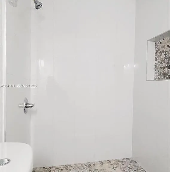 927 Riverside Dr #324 — Photo 10
