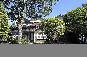 1st image of 310 W Ivy Ln